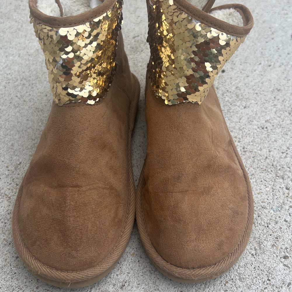 Brown Boots with Sequin Detail size 5 1/2